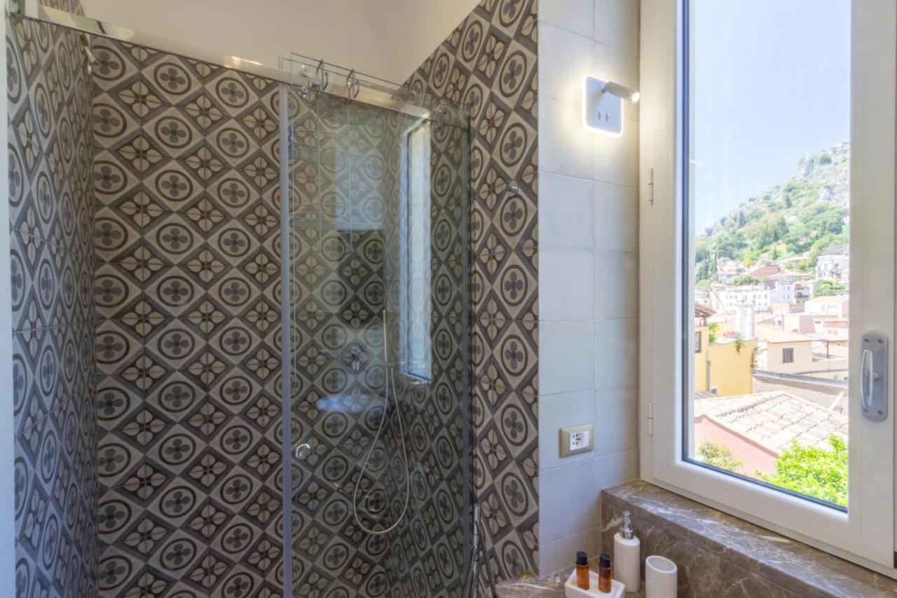 Villa Valverde Apartments E B&B タオルミーナ エクステリア 写真