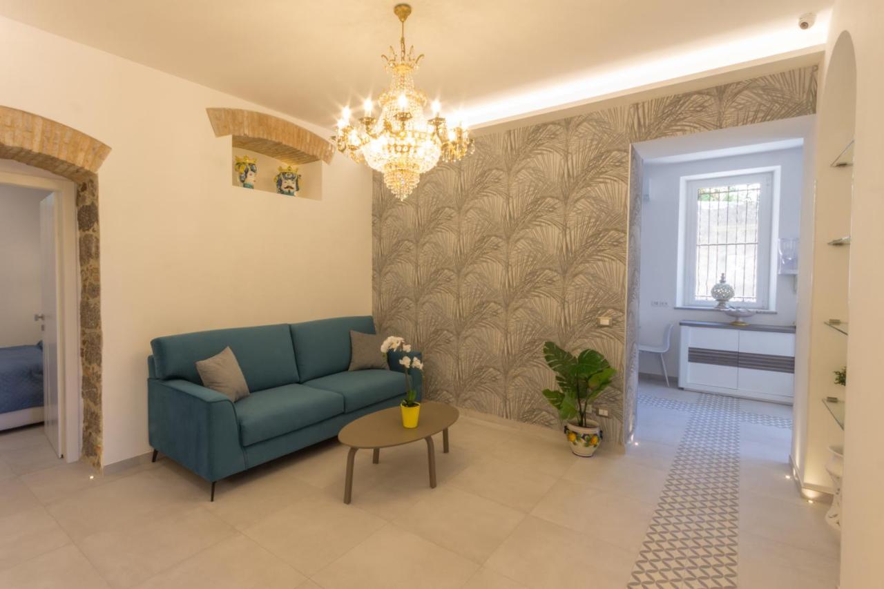 Villa Valverde Apartments E B&B タオルミーナ エクステリア 写真