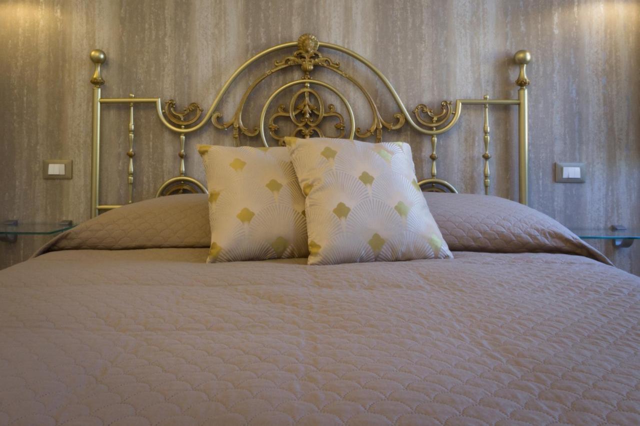 Villa Valverde Apartments E B&B タオルミーナ エクステリア 写真